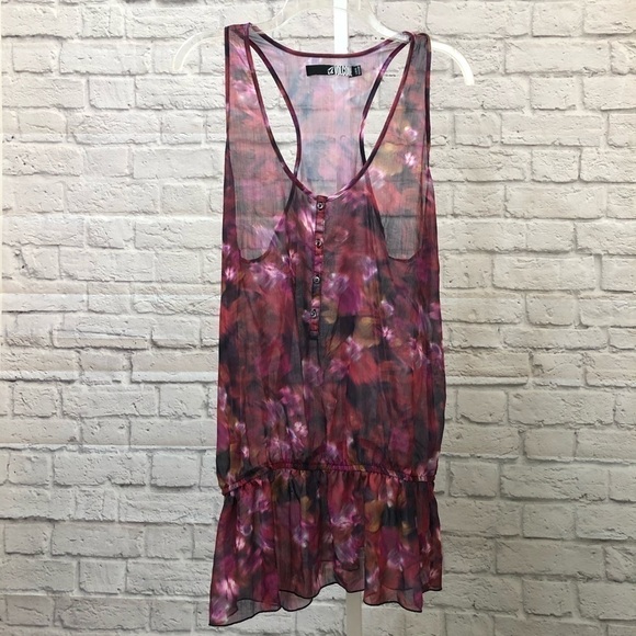 Volcom Sheer tank - Picture 1 of 8